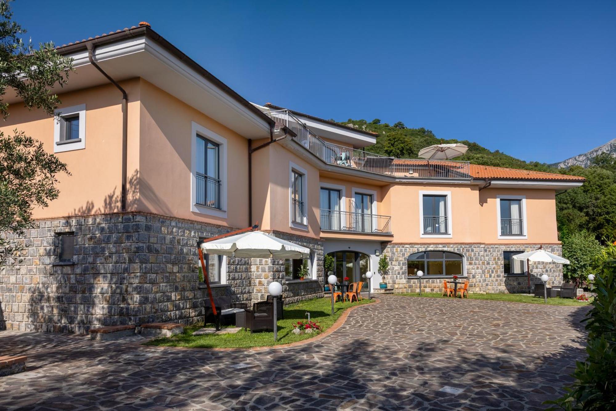 Scario Club Hotel Сан Джовани а Пиро Екстериор снимка