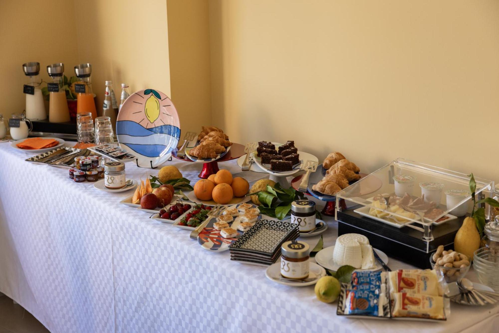Scario Club Hotel Сан Джовани а Пиро Екстериор снимка